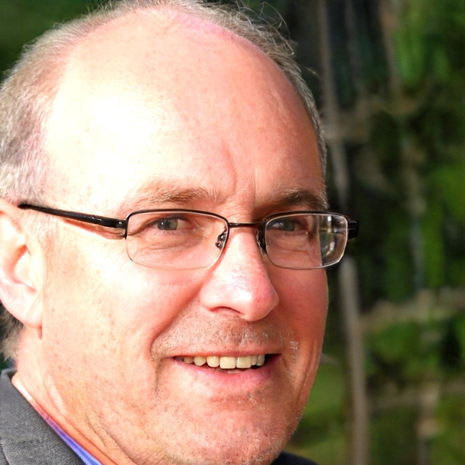 Finanzberater Henrik Weber